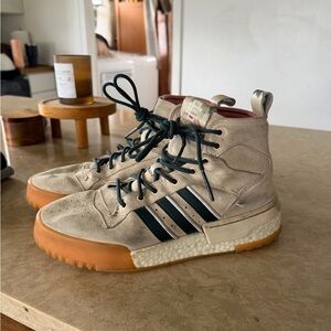 Adidas High Tops Worn but good condition